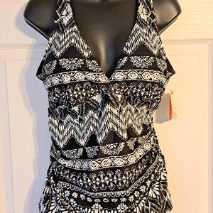 St. John's Bay Black & White Tankini Top
